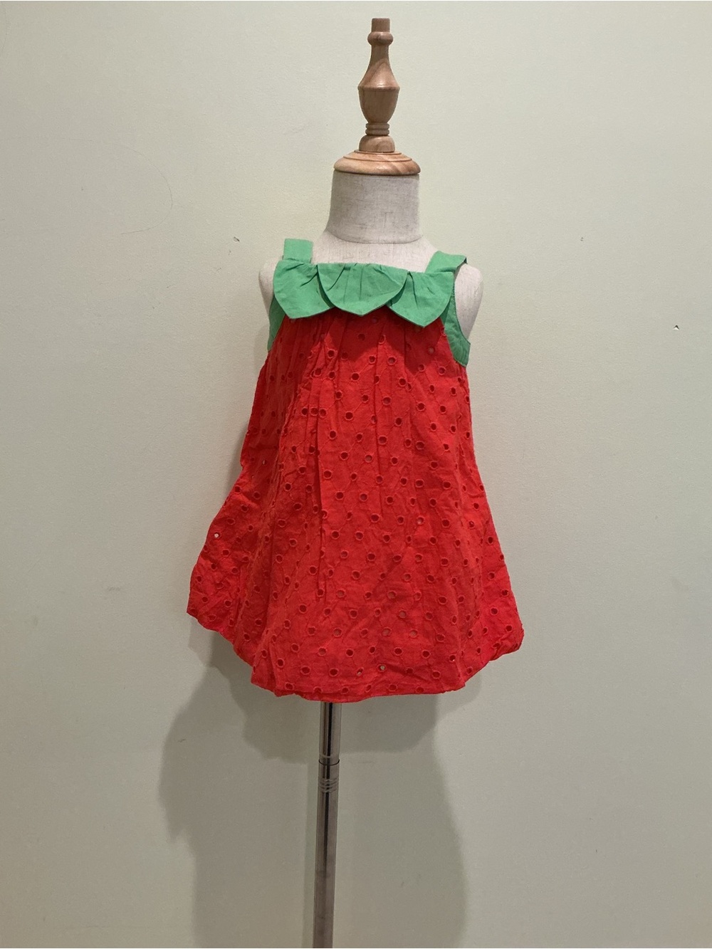 Gymboree Red Eyelet Dress with Green Petal Collar 12-18 months